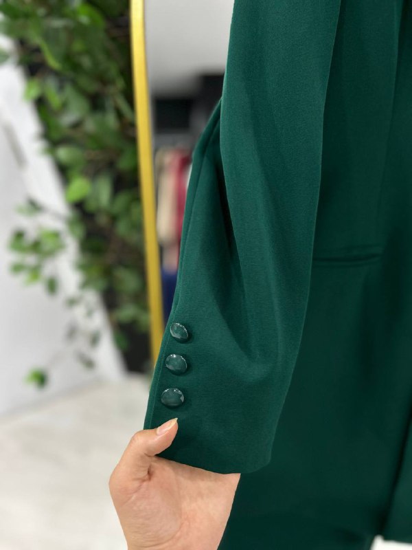 Rania's official suit (Emerald)