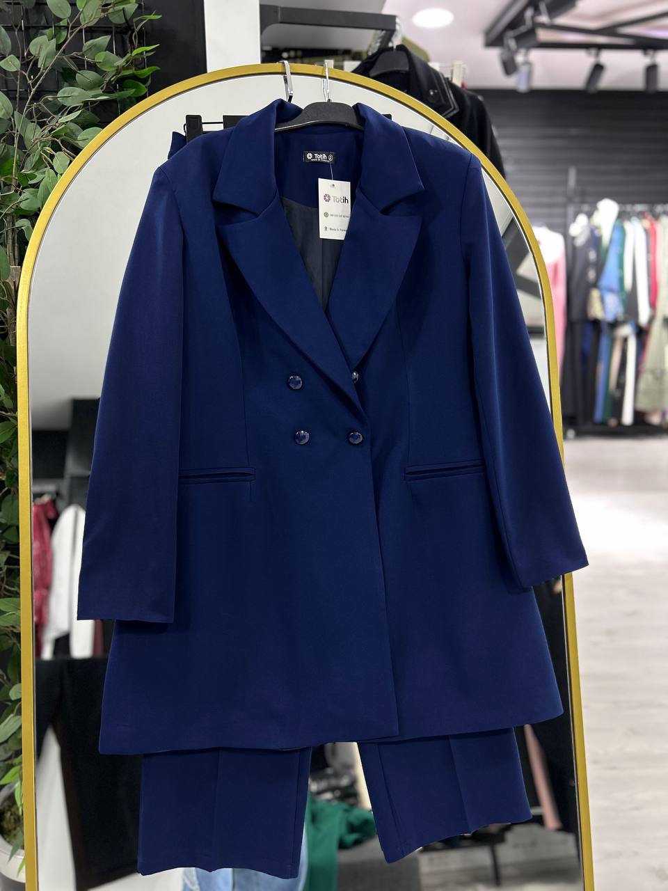 Rania's official suit (navy blue)