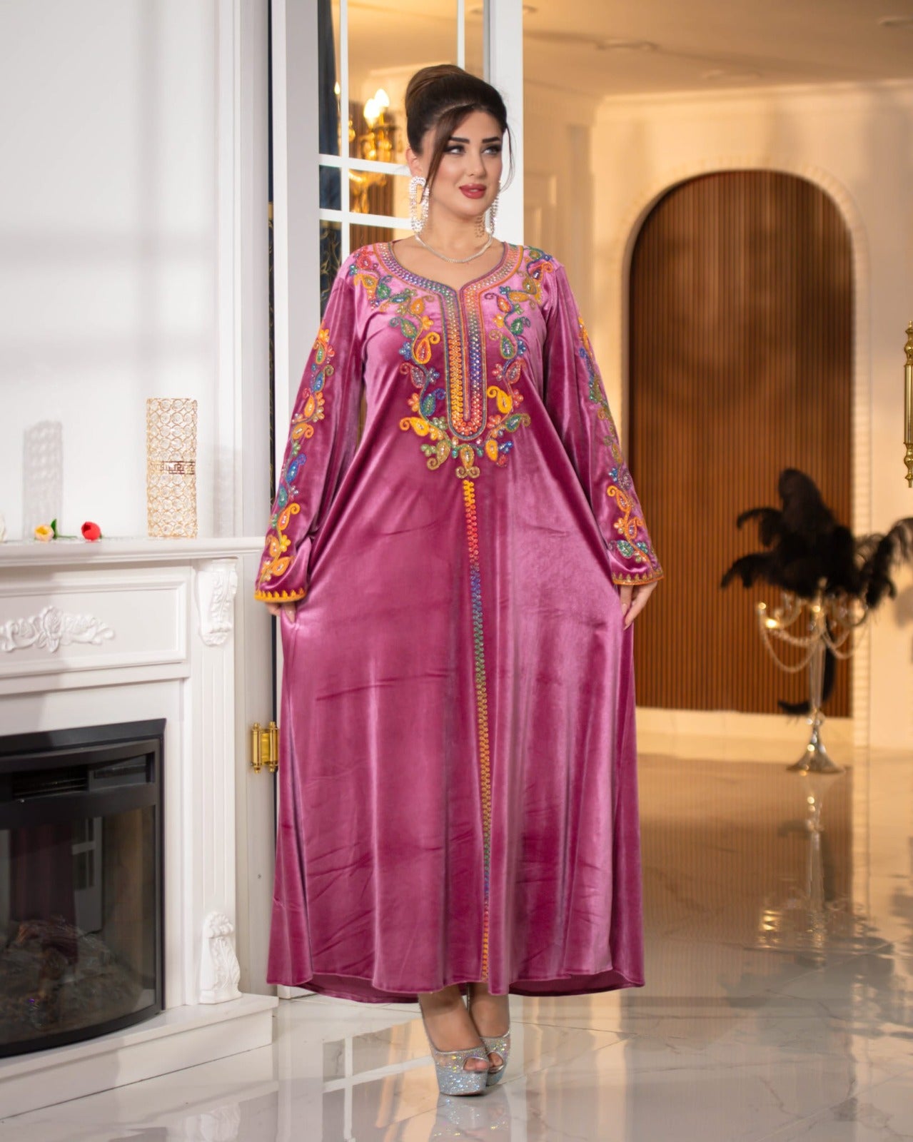 Jalabiya with embroidery (pink)