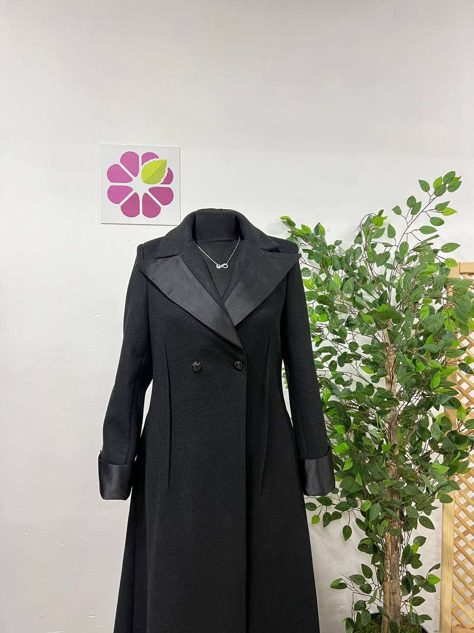 What kind of coat (black)