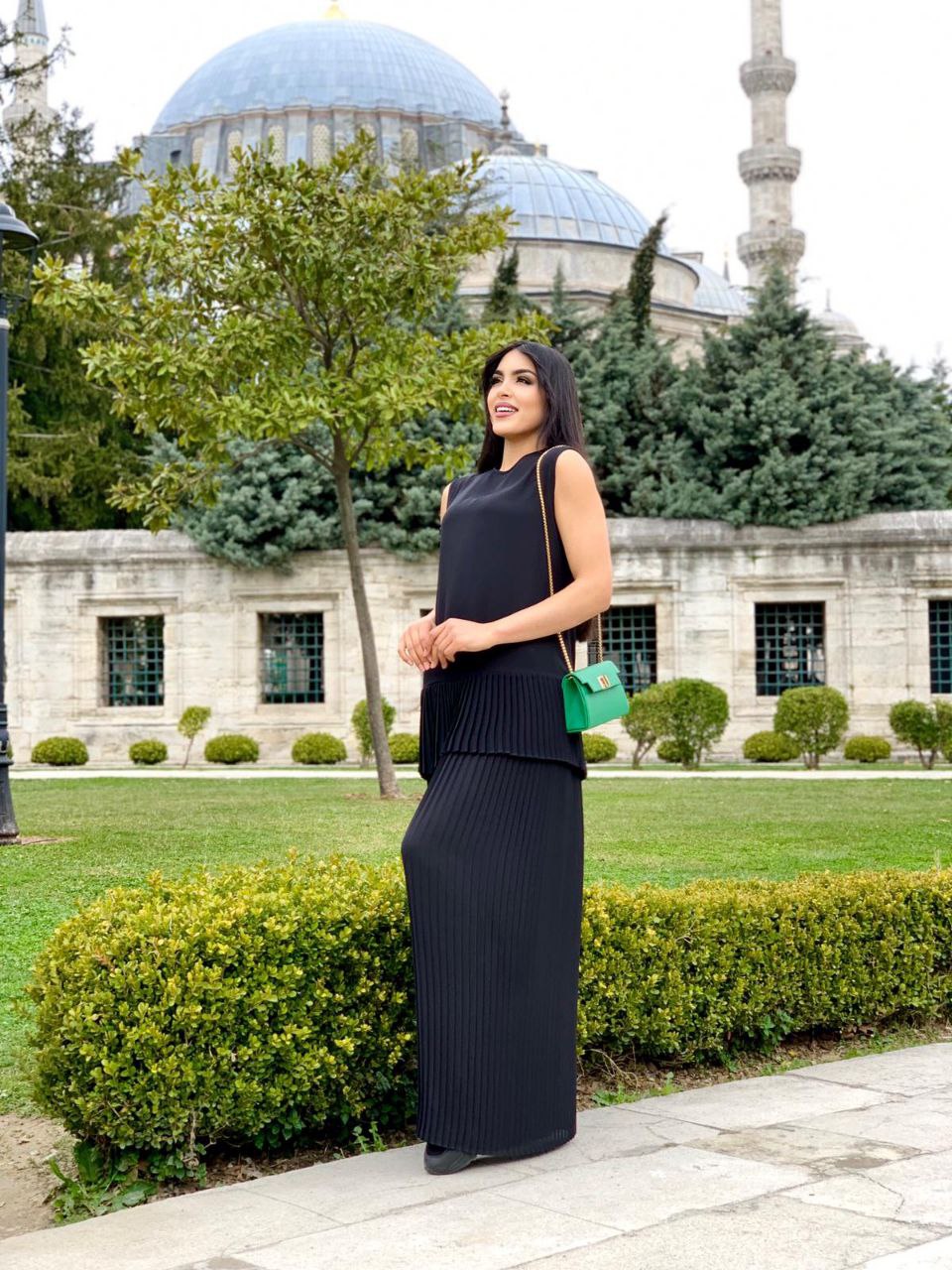 2637 Siyah kesim bluz