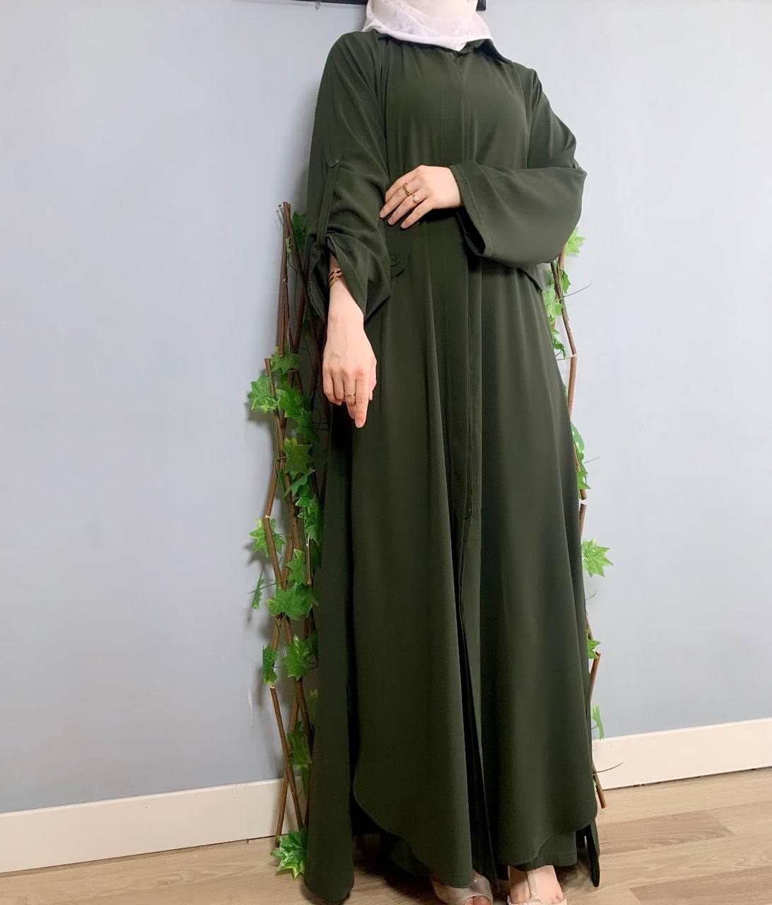 Hala Sharia Set Decorated with Pockets and Hidden Buttons (Olive)