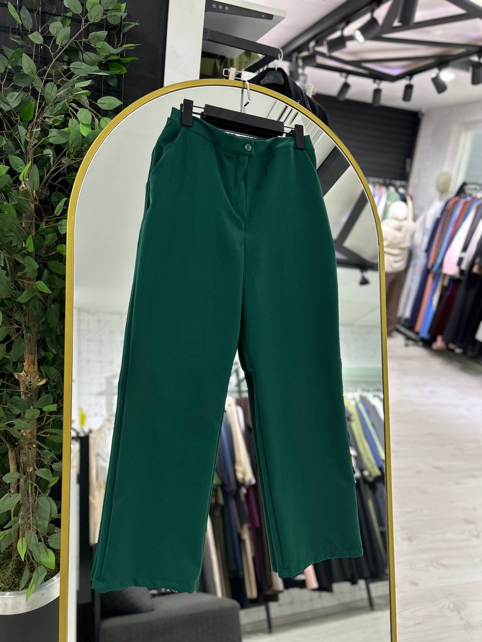 Rania's official suit (Emerald)