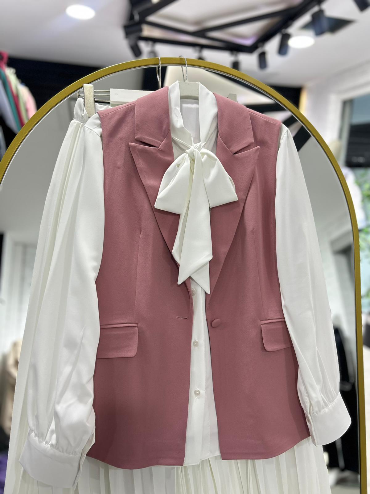 Mayar 3-piece set: skirt, jacket, and shirt (pink/white)