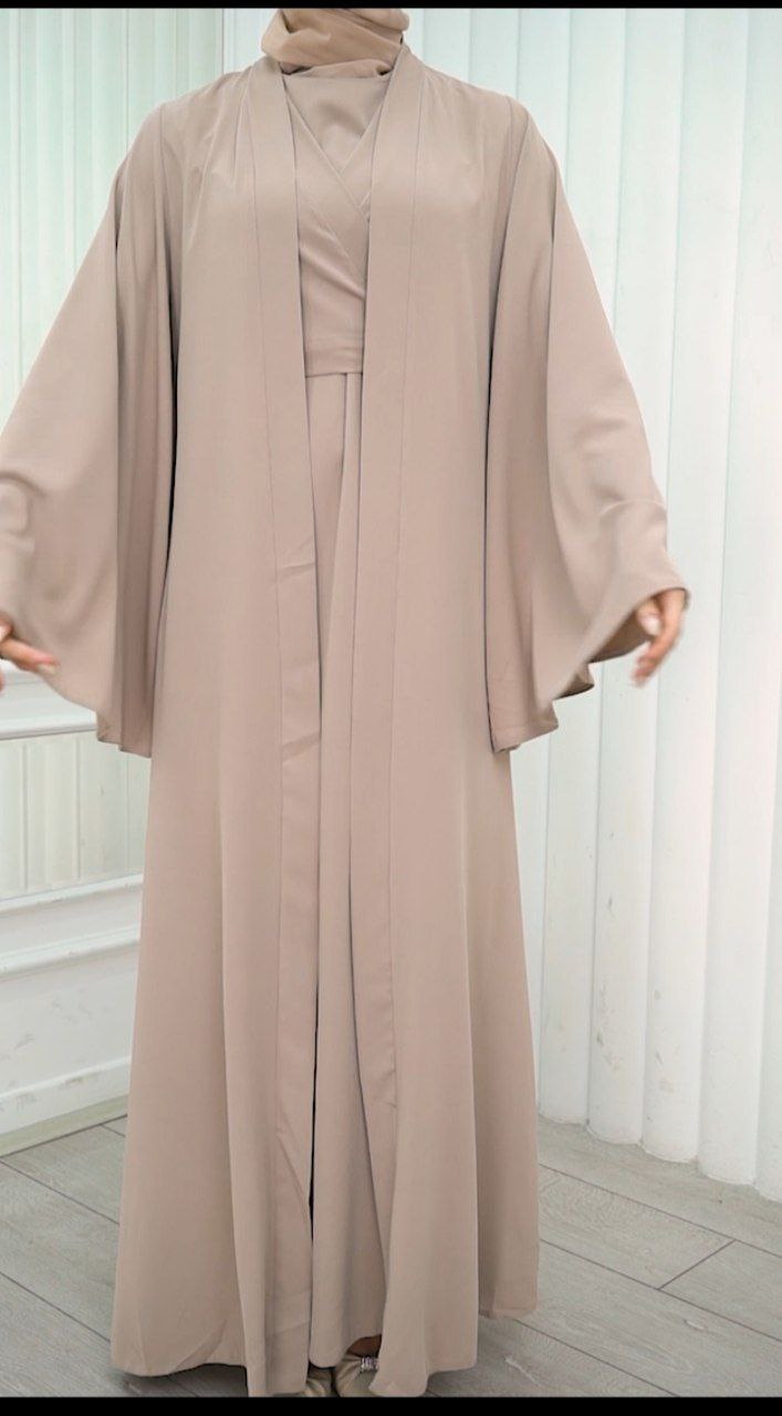 Wide-sleeved shawl and dress set with distinctive design (beige) 1425 