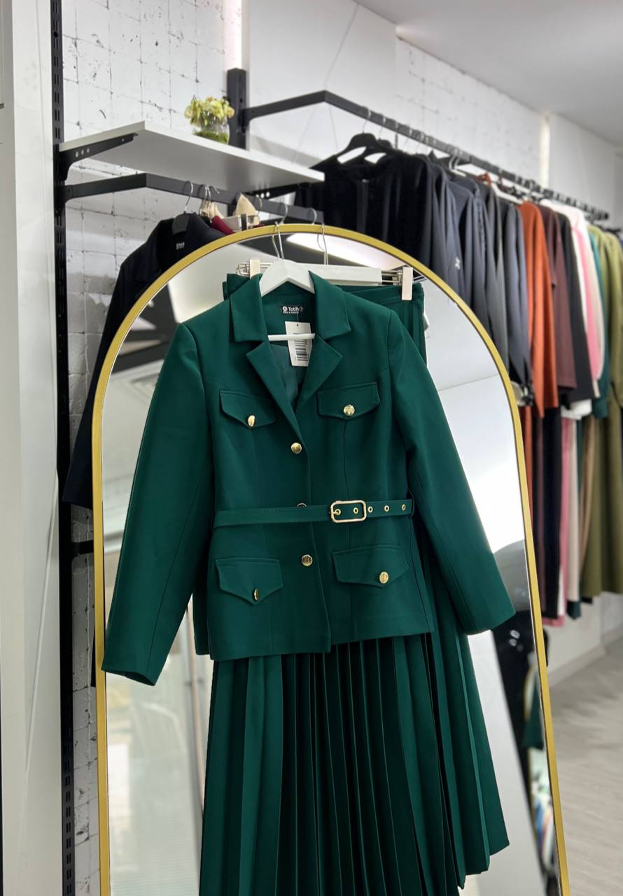 طقم تيا المناسب لموسم الصيف (زمردي )