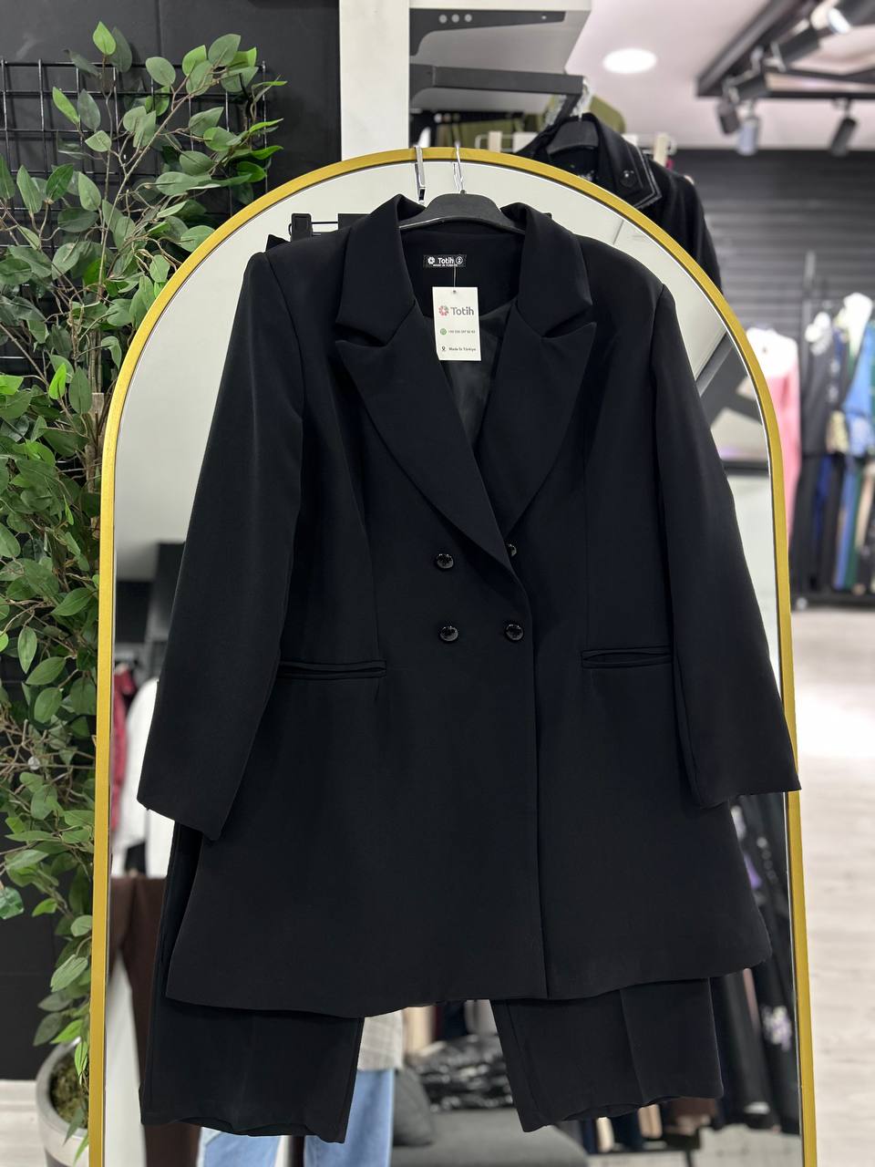 Rania's official suit (black)