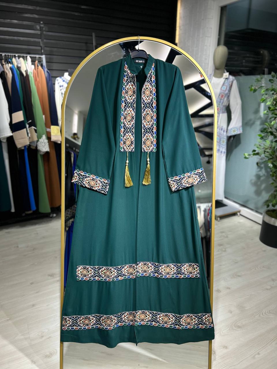 Al-Anoud Zümrüt İşlemeli Ferace 1478