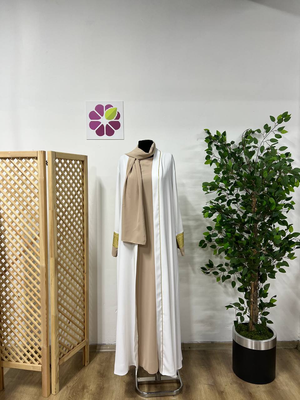 طقم عباية المهرة 3 قطع مع الشيلة سكري