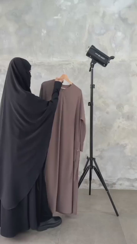 طقم حفصة قطعتين حجاب شرعي طويل وعباية (أسود) 1530