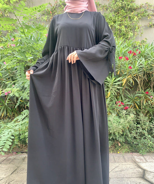 Rose dress with wide sleeves (black) 1596